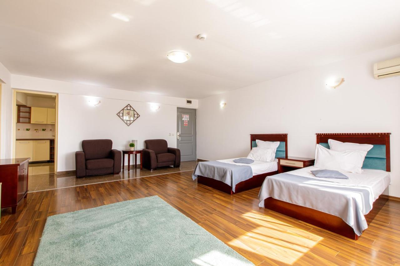 Lira Pacific Aparthotel コンスタンツァ エクステリア 写真