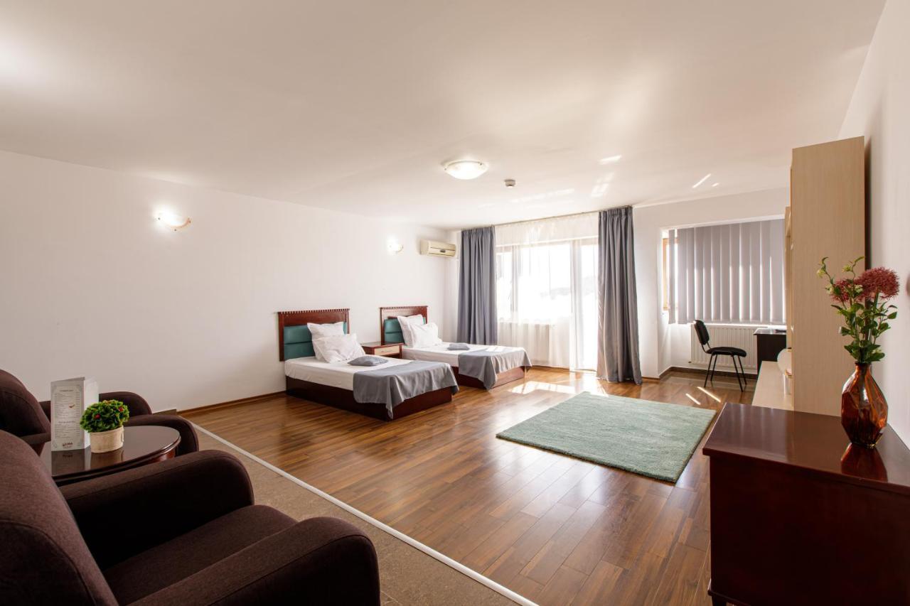 Lira Pacific Aparthotel コンスタンツァ エクステリア 写真